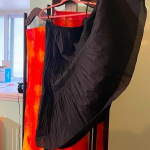 Broomstick tiered skirt. Lined. Black Ellos 16